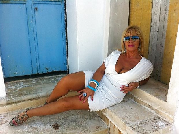 mommy with sunglasses