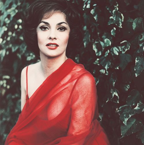 Gina Lollobrigida mwah