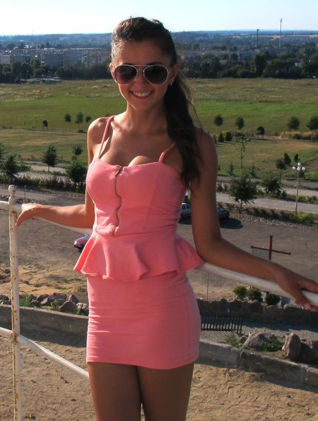 Gorgeous babe