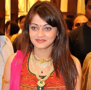 Makan Malikin Ki Desi Chut Ki Garam