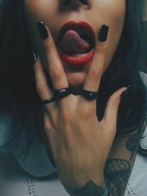 licking the v