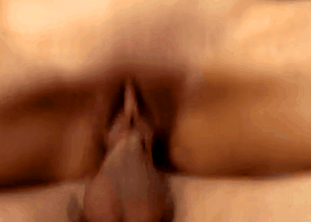 Misty Lee has such enormous pissflaps that they flop around when she fucks
