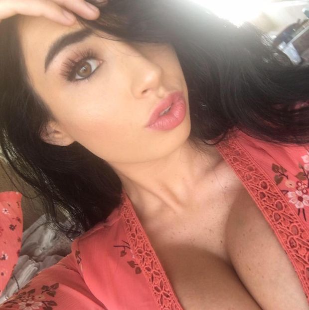 Paris - Big tits, Blowjob lips