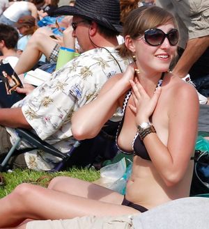 Accidental Nudity - Nipple Slip Park Babe