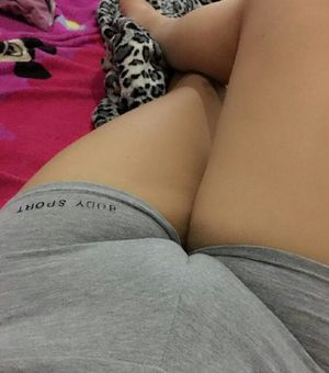 Pussy under shorts