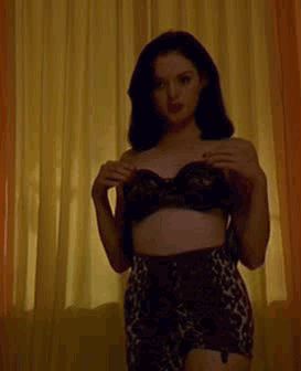 Rose McGowan - Love Rose...Natural Babe!