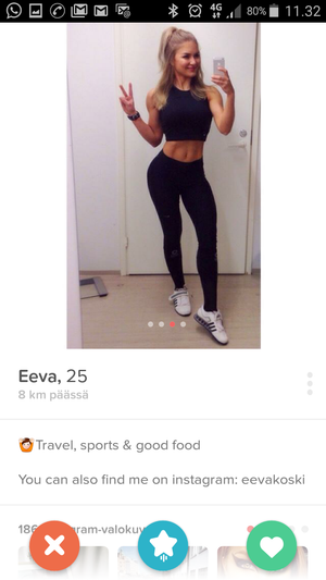 tinder cutie mirror selfie