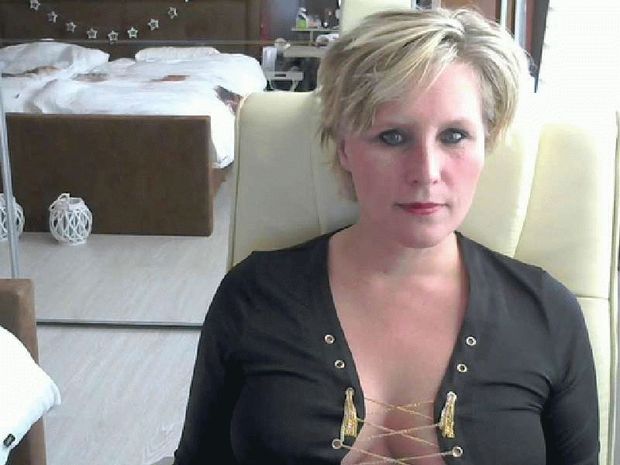 Nu live hete #webcamsex in #Rotterdam met Hollandse amateur  zinin?