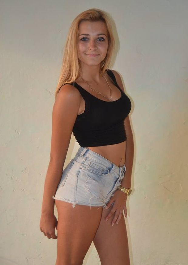 Gorgeous babe