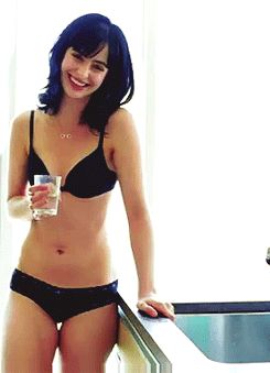 Krysten Ritter -12/81 -5'9''- Love Her, Totally Hot....In Her Pants!