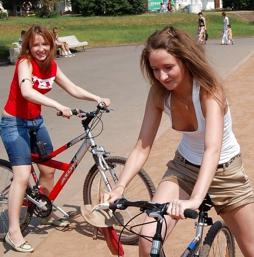 compare two text files and only show the differences