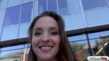 Perfect beauty Amirah Adara flash her tits and gets fucked