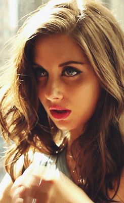 Alison Brie -12/82 -5'3''- Want Her....Kiss! Kiss!