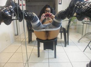 Big ass babe latina!!! ensename tu cula puta!!