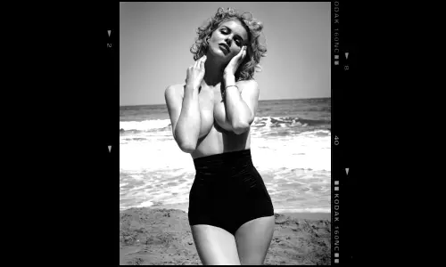 Eva Herzigova - 3/73 -5'11''- 36-25-36''-34C-Bra -130lbs - Model....Eat That!