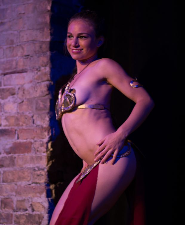 Slave Leia stripping