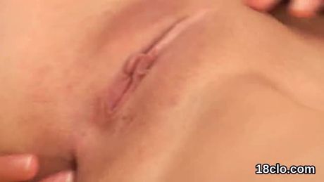 Elegant kitten is gaping spread pussy in close up and coming