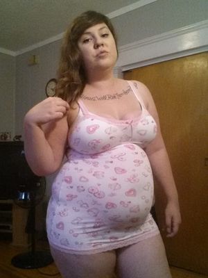 Amateur chubby girlfriend with big belly