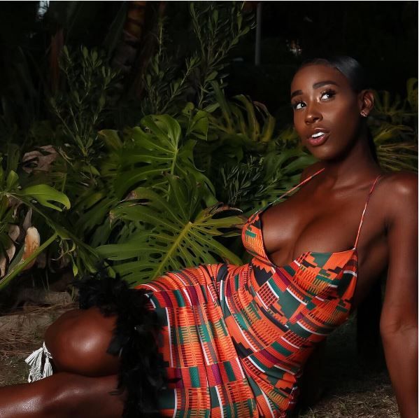 Sexy jungle photoshot