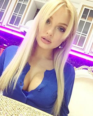 she's gotta be stoned. (or a perfect fucktoy!)