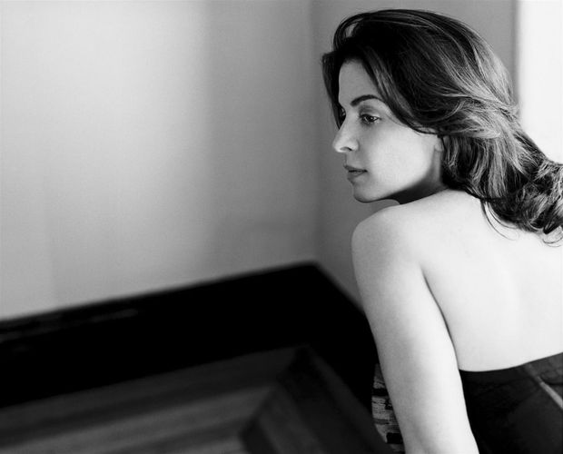 Annabella Sciorra  -  Prettest Italian MILF.....Yum! Yum!