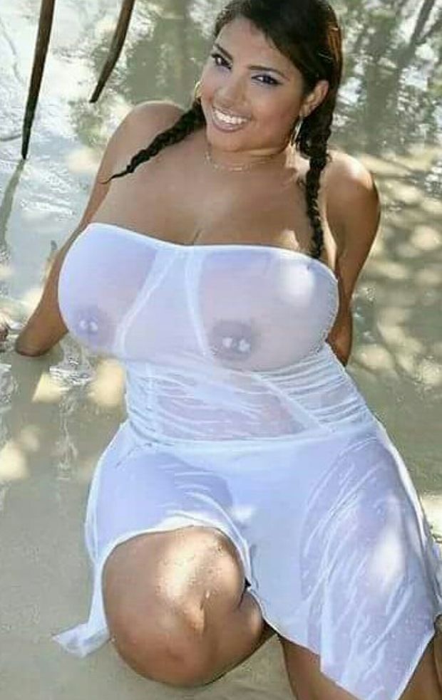 Curvy Latina