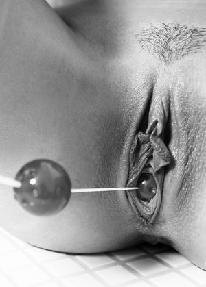 Extracting balls from pussy