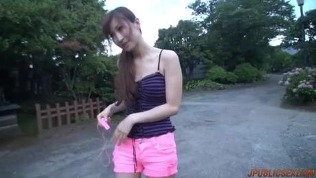 Gorgeous outdoor POV with obedient Reira Aisaki