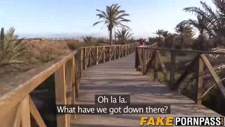 Deepthroat expert Luna gets cowgirl and missionary