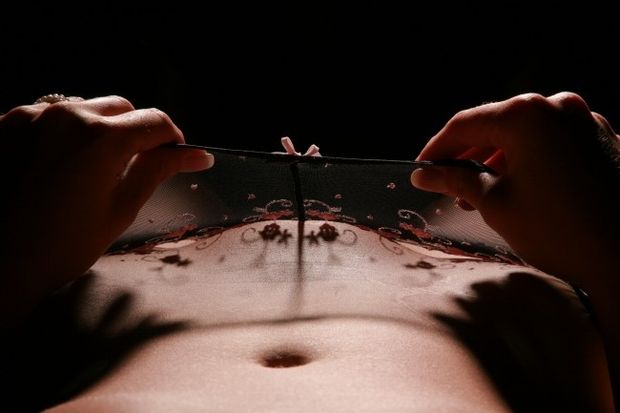 Shadow play on pussy