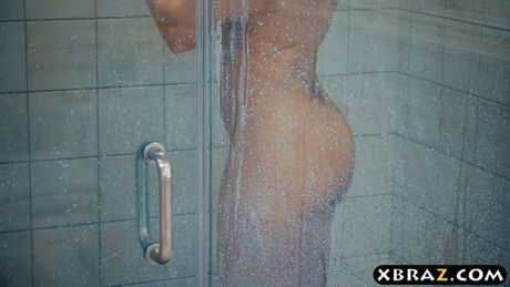 Mature stepmom shows teen guy the way to use his cock