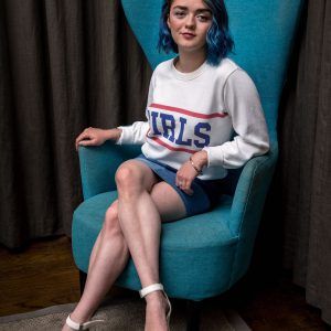 Maisie Williams upskirt
