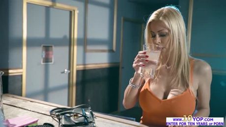 Busty Alexis Fawx is recently divorced to her irresponsible husband and enters a bar searching for some hunk dude like Mike Mancini to fill