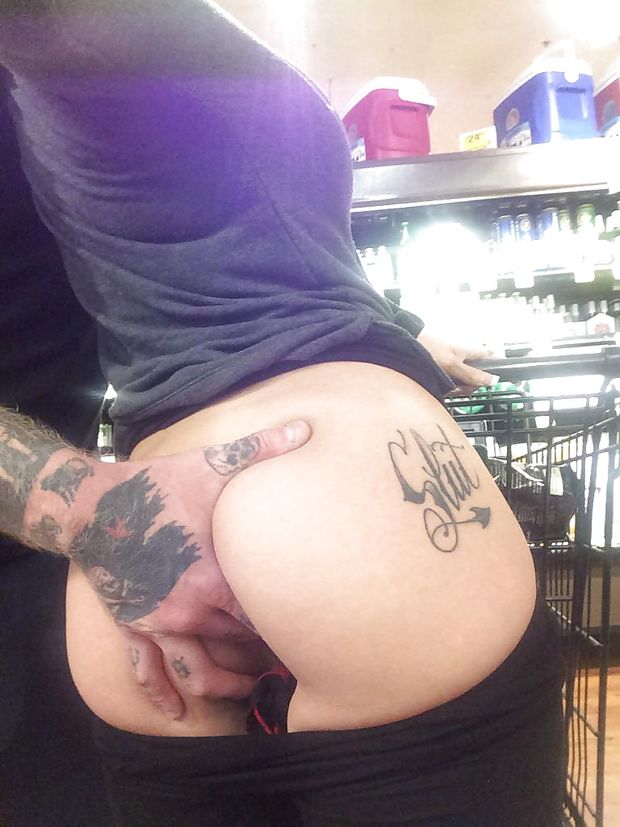 Public fingering!