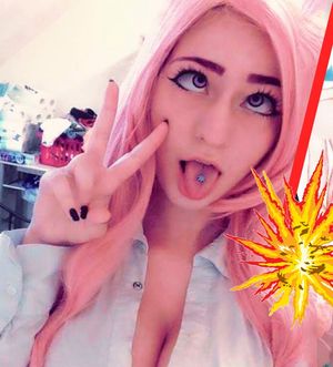 is anyone know her name or Source ?