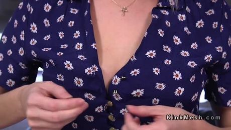 All natural blonde spread legs for fucking machine