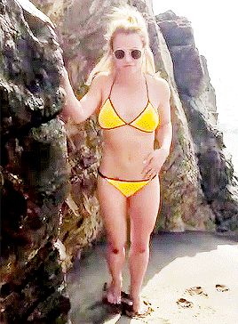 Britney Spears - 11/81 -5'3''- Totally Eatable...Tasty MILF!