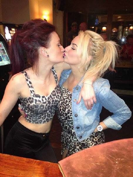 Hot Chav M8s