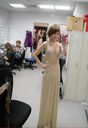 Alicia Liu - very ellegant