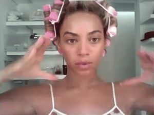 Beyonce - Getting Ready Too Suck obama's Ass!