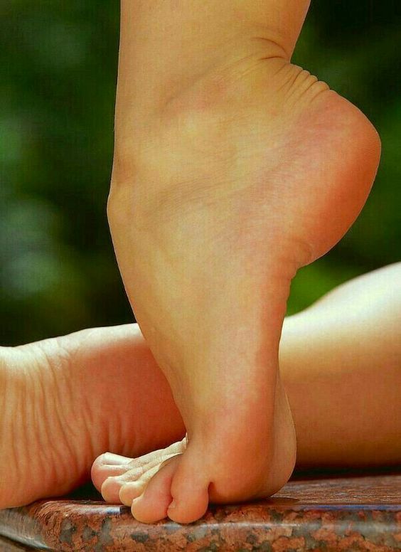 feet