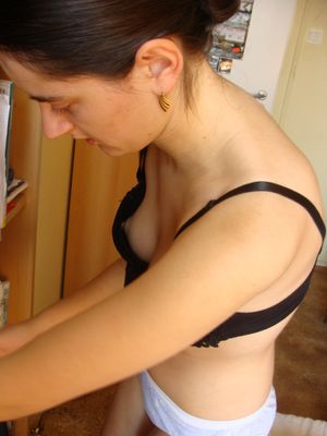 Beautiful Side Boob Nipple Slip From Oversized Bra