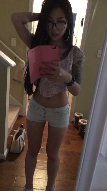 mirror selfie