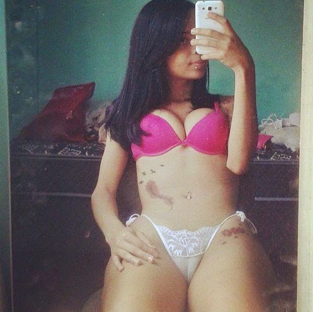morena gostosa buceta inchada