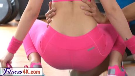 Lady Dee Stretches Body In Sexy Yoga Pants And Gets Fucked By Coach