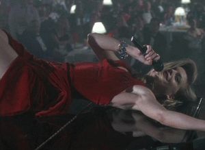 Michelle Pheiffer - 5'5''- A Natural....Milf!