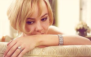 Carey Mulligan -5/85 -5'7''- Daisy Buchanan in ''Great Gatsby''- Kiss! Kiss!