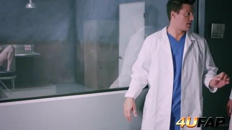 Nymphomaniac eats the dick of her psychiatrists