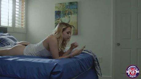 This very sexy and steamingly hot passionate sex action with Sierra and her lover on a chair in the morning before work.