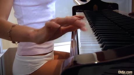 Gina Gerson fucks oldje in all position!